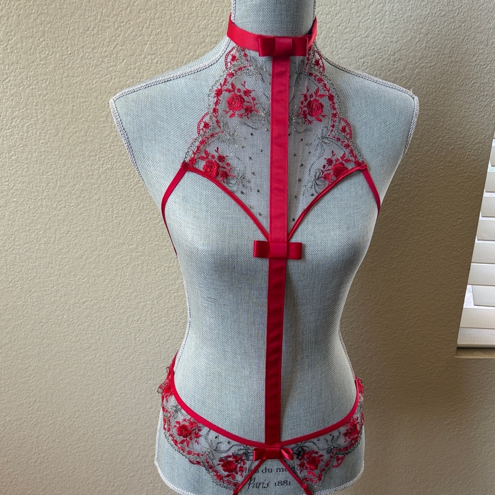 Victoria’s Secret NWT Red Embroidered Lace Teddy Bodysuit Small